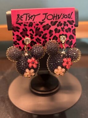 Betsey Johnson Minnie earrings NWT